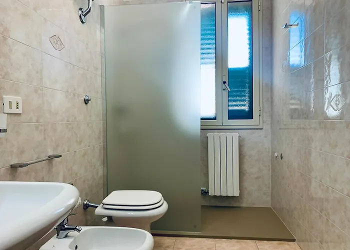 Lueda House - Trasfertisti E Turisti Apartmán *
