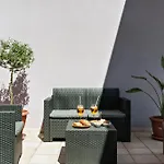 Lueda House - Trasfertisti E Turisti