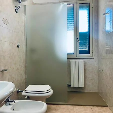 Lueda House - Trasfertisti E Turisti Appartement *